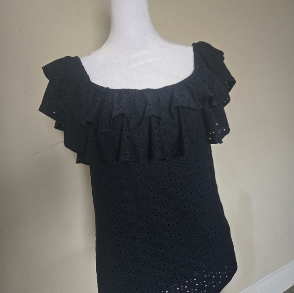 Tommy Hilfiger Women's Black off shoulder Ruffle Eyelet Top - Picture 5 of 7